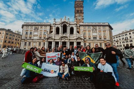 Missão baiana leva imagem de Santa Dulce ao Vaticano durante Jubileu dos Pobres