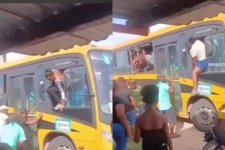 Ônibus pega fogo no interior da Bahia e passageiros quebram janelas para fugir