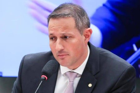 Derrite volta atrás e permite ação da PF contra facções sem aval de governadores