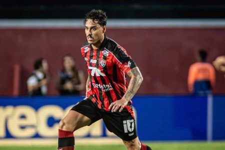 Impasse por Halter leva Vitória, Botafogo e Grêmio a negociar acordo para zerar dívidas