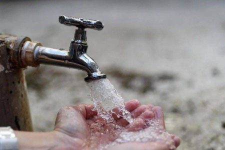 Baianos podem ter água de volta sem pagar taxa de religação, propõe projeto