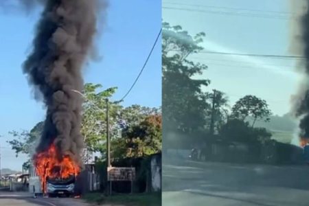 Ônibus universitário é destruído por incêndio após pane na RMS