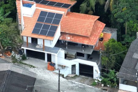 Polícia prende líder de facção de Feira de Santana em casa de luxo em Blumenau