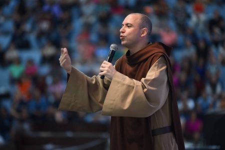 Frei Gilson fará show em Salvador na noite de Natal