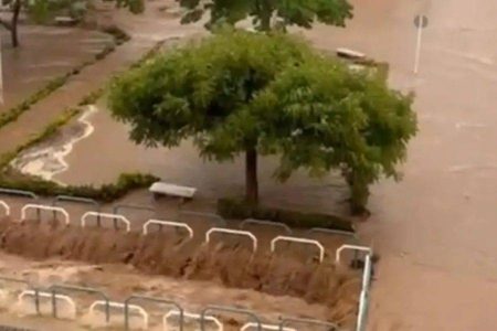 Chuva de 160 mm em menos de três horas causa destruição, deixa famílias desabrigadas e UPA é evacuada em Macaúbas