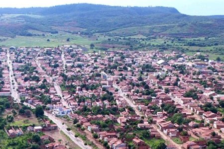 Mulher morre eletrocutada ao usar furadeira em casa, no interior da Bahia