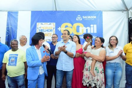 Prefeitura de Salvador entrega 200 casas reformadas pelo Morar Melhor em Rio Sena