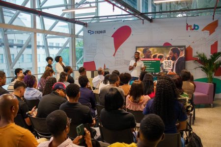 Startup do Hub Salvador abre vagas para capacitação de jovens da periferia; saiba mais
