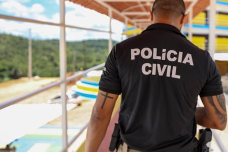 Homem é preso acusado de tortura e ameaça contra ex-companheira em Salvador