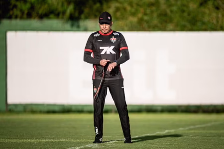 Vitória define time para enfrentar Mirassol; veja escalação e desfalques