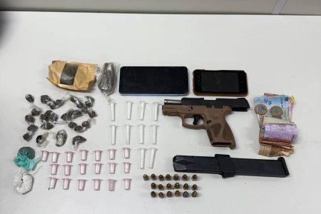 Confronto com a PM termina com suspeito morto e apreensão de armas e drogas em Brotas