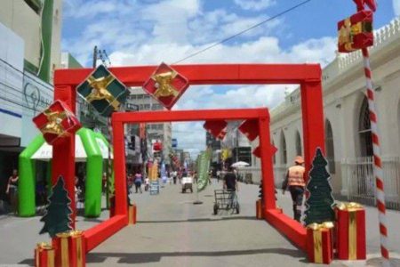Feira de Santana lança concurso de decoração natalina para comércio; inscrições vão até 12 de dezembro