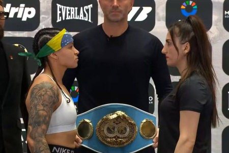 Baiana Bia Ferreira defende cinturão mundial de boxe neste sábado (6)