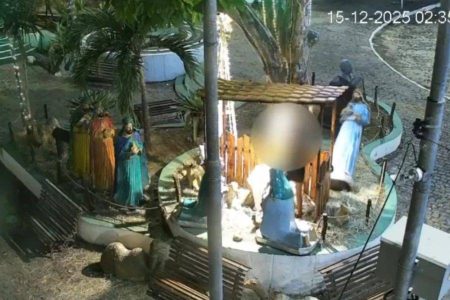 Mulher é presa após destruir escultura de santo em presépio de Natal em Pernambuco