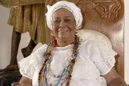Mãe Carmem, ialorixá do Terreiro do Gantois, morre aos 98 anos