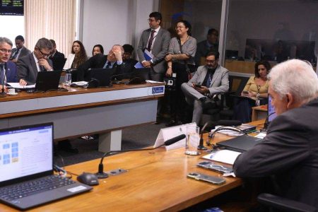 CCJ do Senado adia votação do PL Antifacção e relator propõe taxa sobre apostas