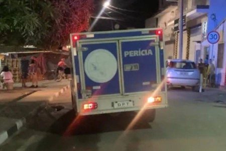 Adolescente é morto a tiros após invasão a residência no interior da Bahia