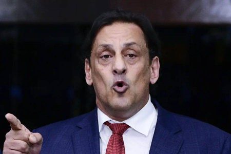 Justiça condena ex-advogado de Bolsonaro por injúria racial