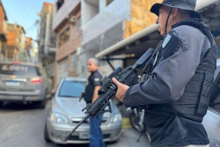 Idoso é preso por estupro de vulnerável contra a neta em Lauro de Freitas