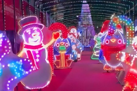 Rocinha recebe pela primeira vez cidade natalina tecnológica idealizada por moradores