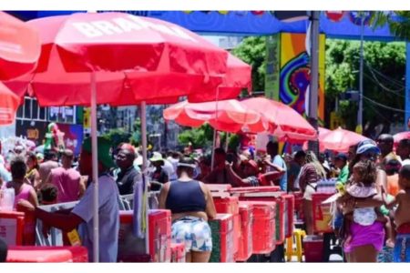 Venda irregular de licenças para ambulantes do Festival Virada chega a R$ 1 mil