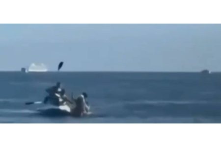 Assalto em alto-mar: casal é roubado durante passeio de caiaque em São Vicente