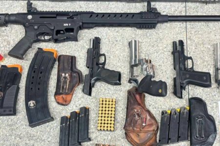 Homens são presos com armas durante ação da Rondesp em Cansanção