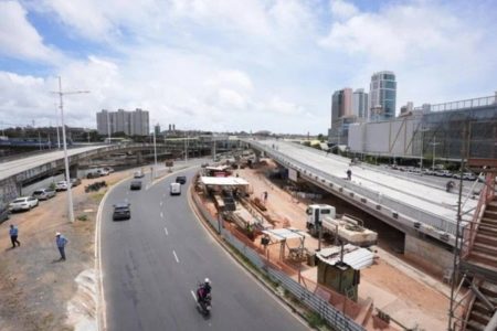 Avenida Tancredo Neves será interditada para instalação de vigas do novo viaduto nesta quarta-feira (10)