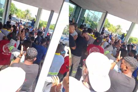 Provedores de internet protestam na frente do gabinete de Jerônimo após CV executar trabalhadores