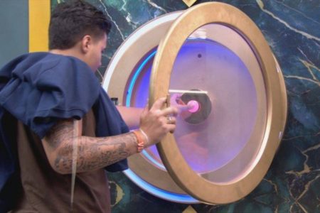 Pedro desiste do BBB 26 após tentar beijar participante sem consentimento