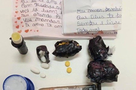 Visitante é detido ao tentar entrar em presídio de Salvador com medicamentos e cartas escondidas na cueca