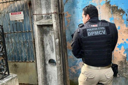 Operação contra esquema no DPT termina com suspeito morto e quatro presos em Salvador