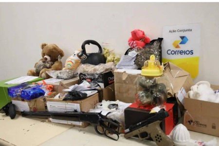 Operação da Polícia Civil intercepta drogas e armas enviadas pelos Correios na Bahia
