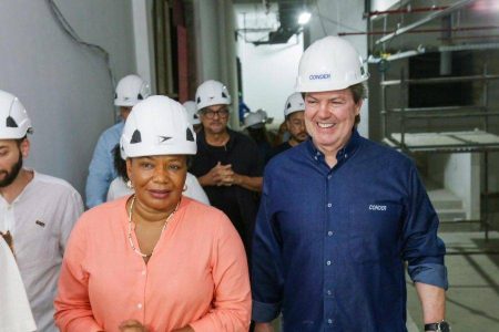 “Temos trabalhado de mãos dadas com o Iphan”, diz Trindade durante visita da ministra da Cultura às obras do TCA
