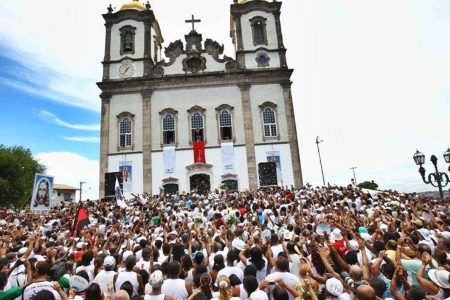 Além da Fé, Lavagem do Bonfim é um espaço para a leitura do cenário político baiano