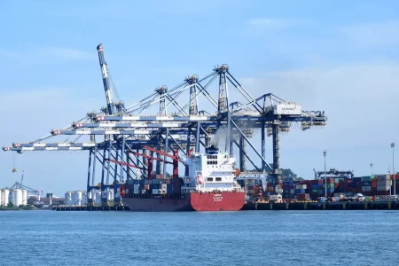 Com tarifaço dos EUA, balança comercial do Brasil tem o pior resultado em três anos