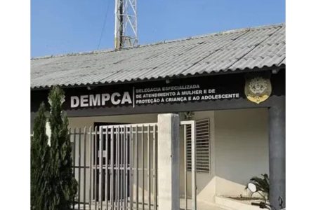 Mãe denuncia adolescente após ele matar cachorro da própria família