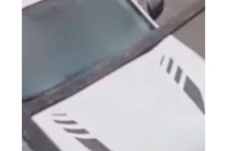 VÍDEO: servidor municipal é demitido após ser flagrado em situação íntima dentro de carro oficial