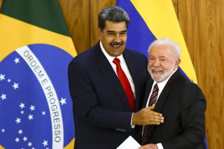 “Ultrapassa uma linha inaceitável”, diz Lula ao condenar ataque dos EUA à Venezuela