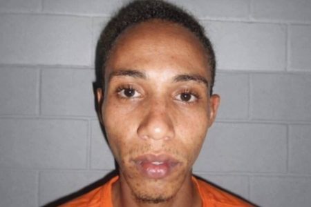 Traficante morre após granada presa ao corpo explodir durante confronto em Valéria