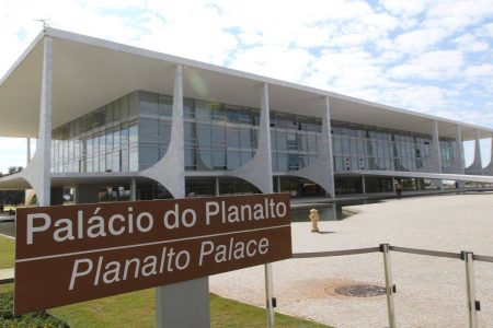 MDB discute chapa presidencial com PSD após filiação de Caiado, diz jornal