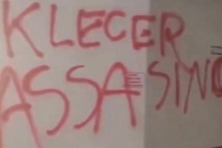 Apartamento de síndico que matou corretora é vandalizado em Goiás