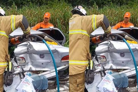 Engavetamento com 15 veículos deixa feridos e interdita BR-324 em Simões Filho