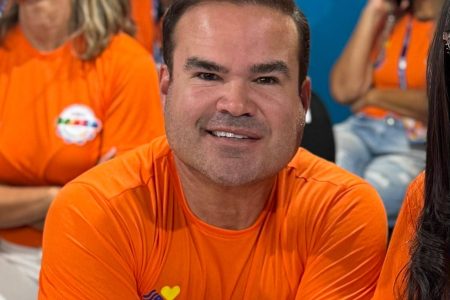 ‘Quem vai ser regulado para fora da cadeira de governador é ele’, diz Cacá Leão