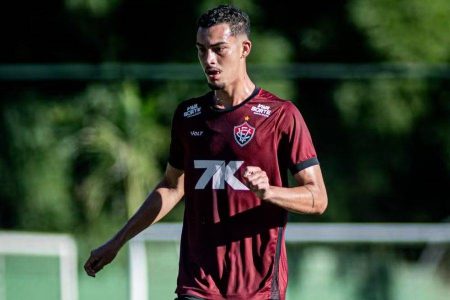Vitória acerta saída do zagueiro Diogo Silva para clube da Hungria