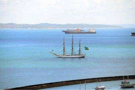 Salvador avalia implantar transporte aquático urbano para ampliar mobilidade na Baía de Todos-os-Santos