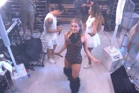 Claudia Leitte celebra 18 anos de carreira solo no Carnaval de Salvador