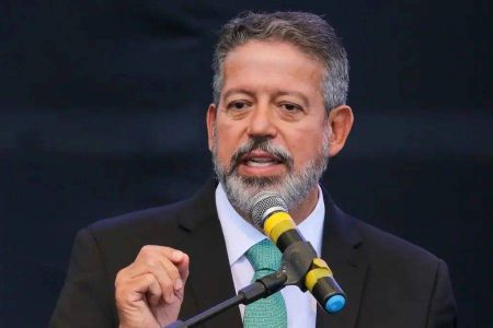 Dino autoriza PF a ouvir Arthur Lira e determina acareação sobre orçamento secreto