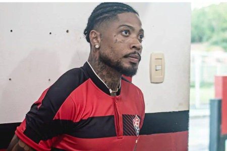 Marinho ainda não estreia pelo Vitória e segue em recondicionamento físico