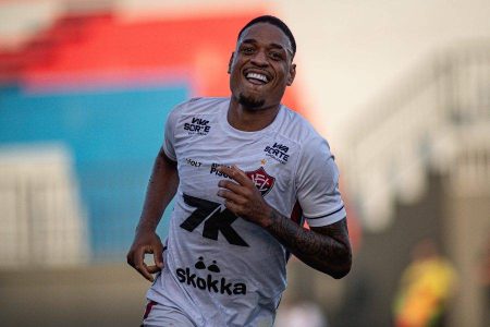 Vitória vence Barcelona de Ilhéus e jovens da base garantem retorno ao G-4 do Baianão